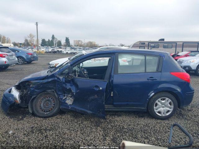 Nissan Versa 1.8 S Image 16