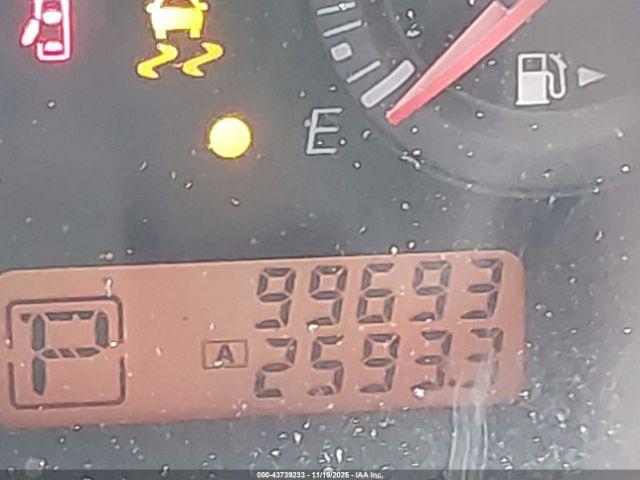 Nissan Versa 1.8 S Image 3