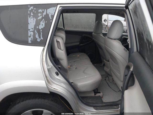 Toyota RAV4 Limited V6 Image 9