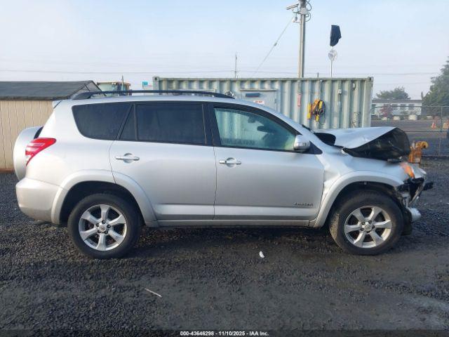 Toyota RAV4 Limited V6 Image 10