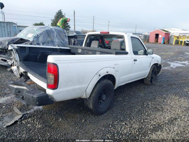 Nissan Frontier Xe Image 18