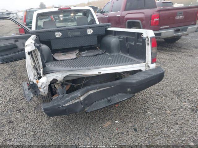 Nissan Frontier Xe Image 16