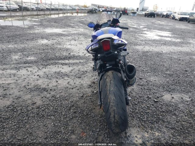 Yamaha Yzfr1 Image 9