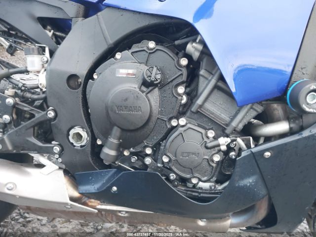 Yamaha Yzfr1 Image 11