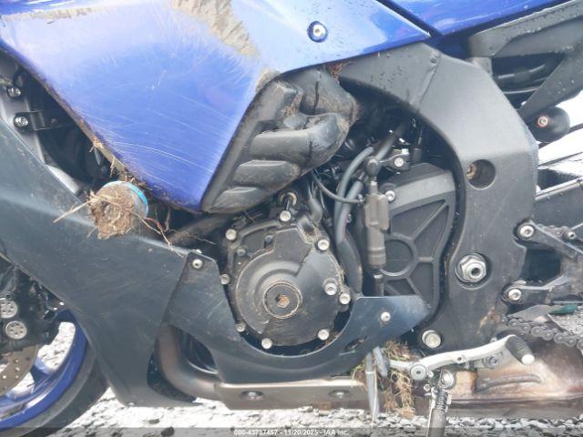 Yamaha Yzfr1 Image 12