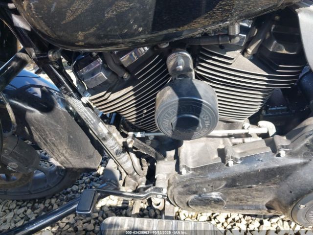 Harley-Davidson Flhxs Street Glide Special Image 13