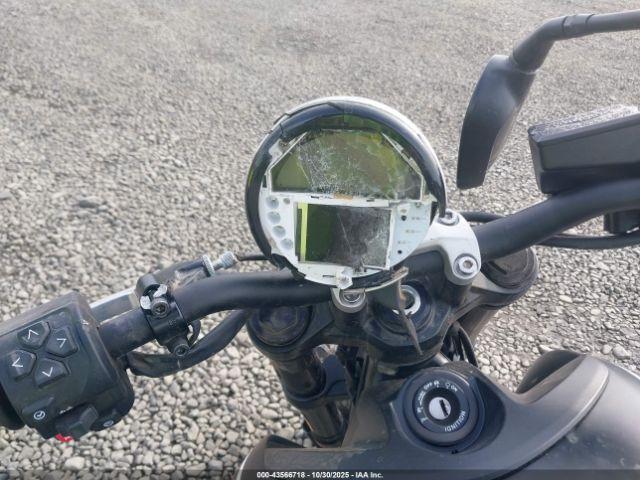 Triumph Motorcycle Trident 660 Image 5