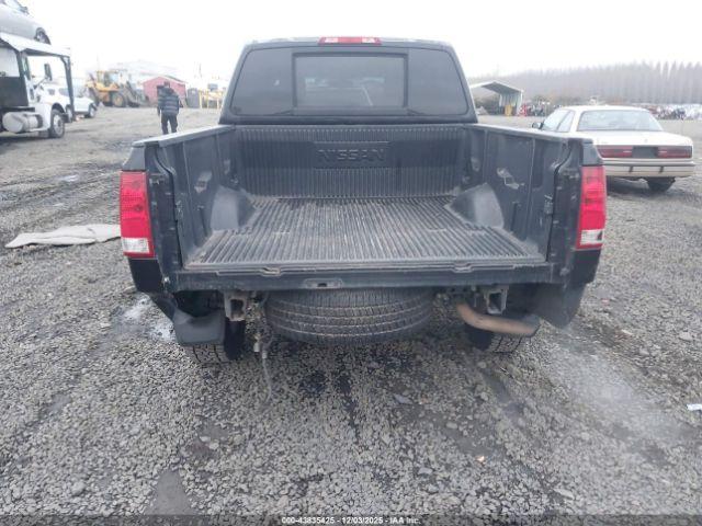 Nissan Titan Se Image 12