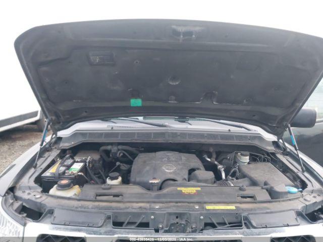 Nissan Titan Se Image 5