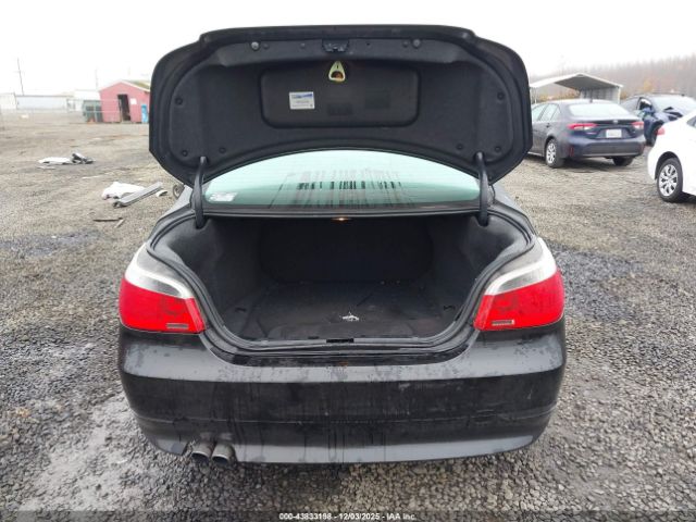 BMW 5 Series Image 16