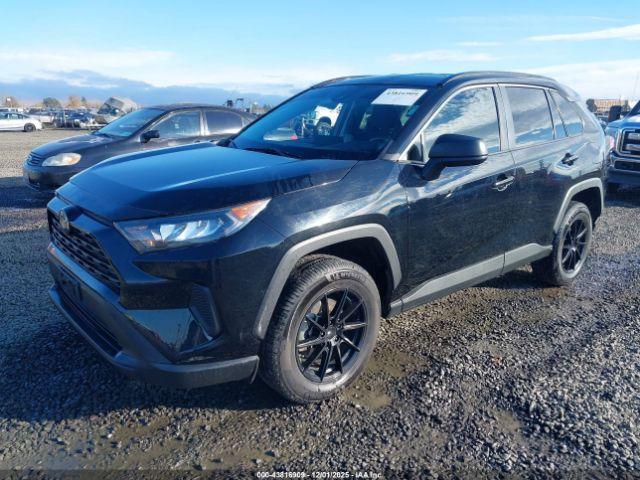 Toyota RAV4 Le Image 19