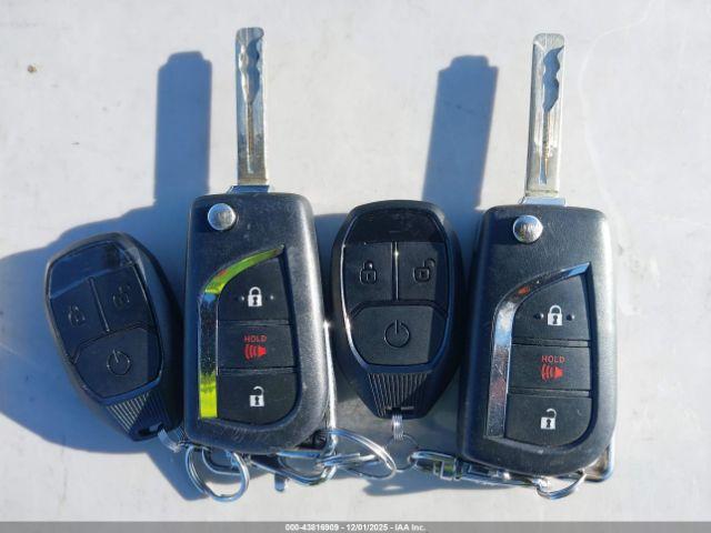 Toyota RAV4 Le Image 13