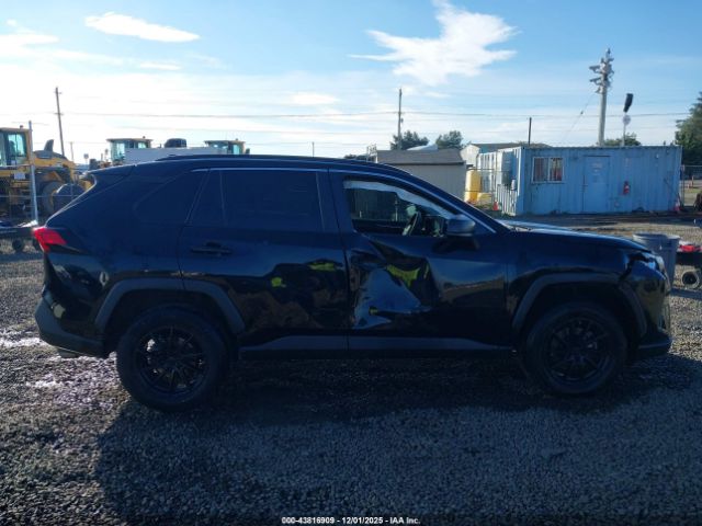 Toyota RAV4 Le Image 15