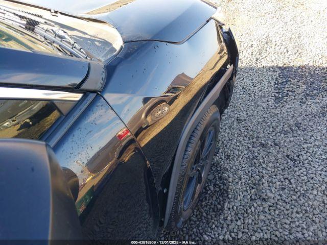 Toyota RAV4 Le Image 18