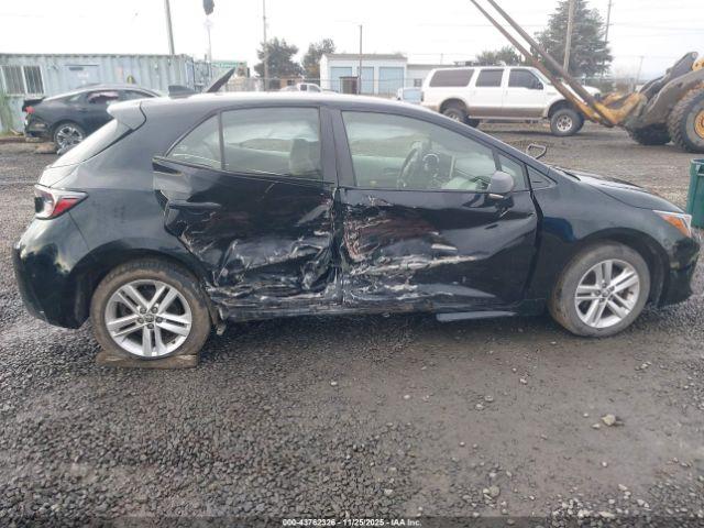 Toyota Corolla Se Image 13