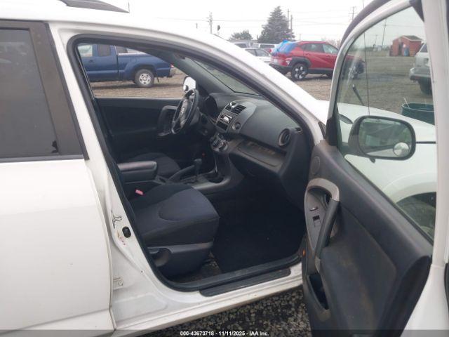 Toyota RAV4 Sport V6 Image 11