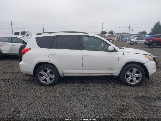 Toyota RAV4 Sport V6 Image 9