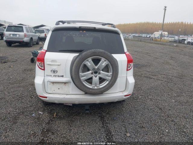 Toyota RAV4 Sport V6 Image 7