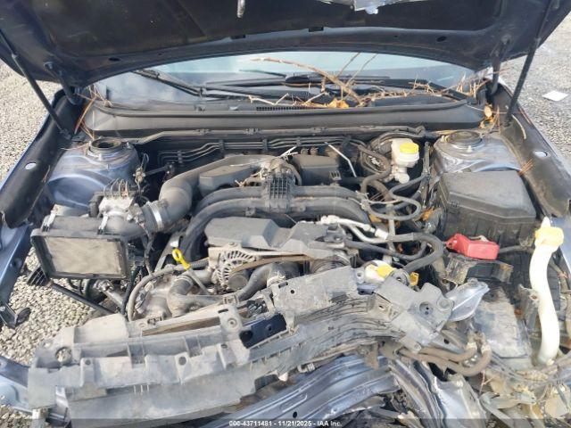 Subaru Outback 2.5i Limited Image 9