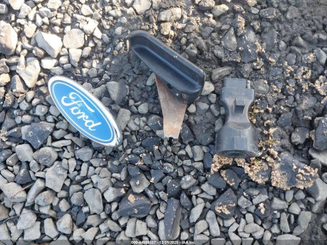 Ford Explorer Image 10