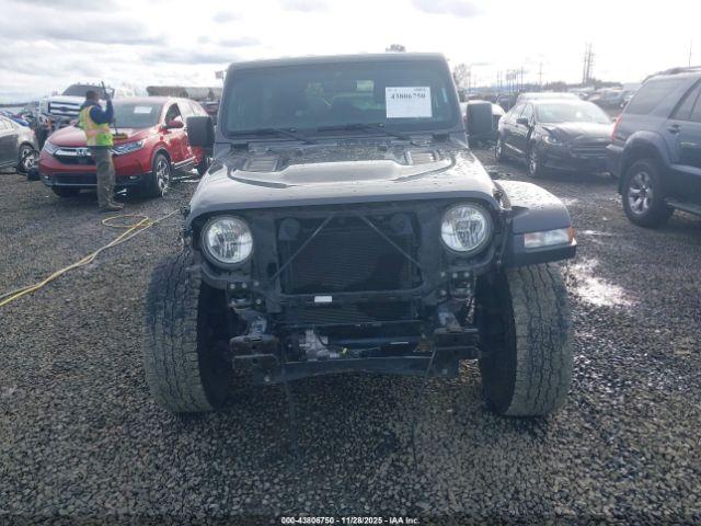 Jeep Wrangler Rubicon 4x4 Image 14