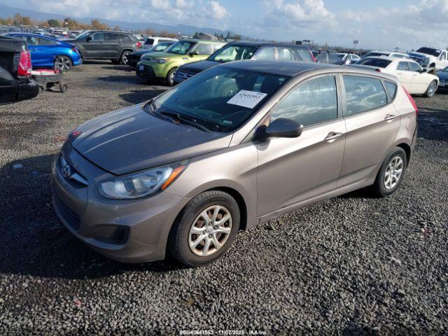 Hyundai ACCENT Gs Image 4