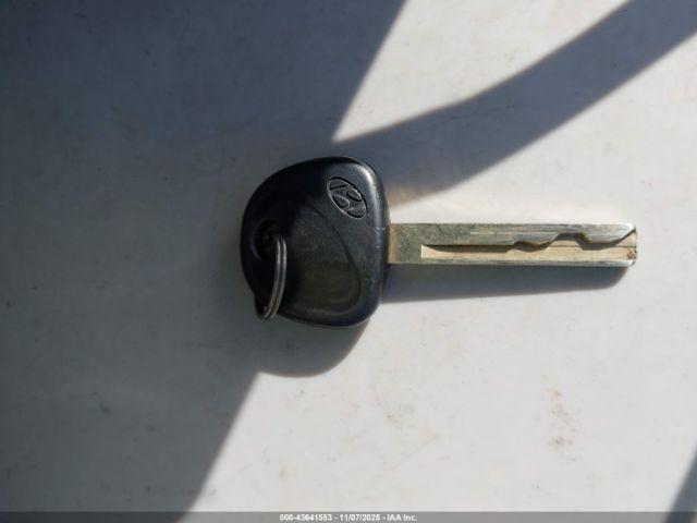 Hyundai ACCENT Gs Image 2