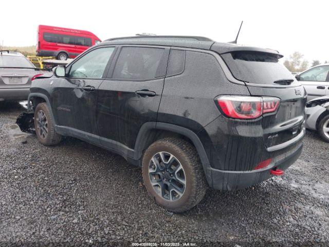 Jeep Compass Trailhawk 4x4 Image 4