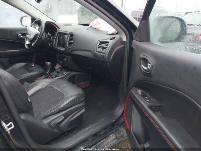 Jeep Compass Trailhawk 4x4 Image 12