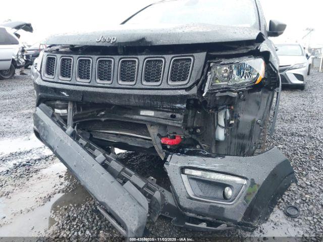 Jeep Compass Trailhawk 4x4 Image 11
