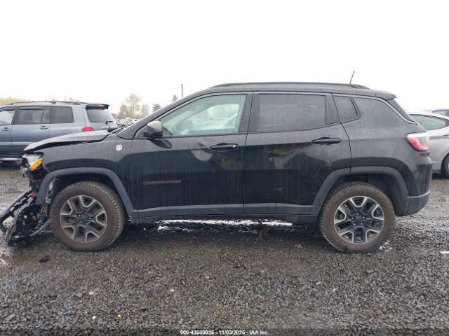 Jeep Compass Trailhawk 4x4 Image 9