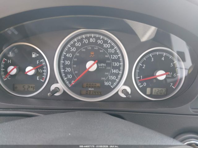 Chrysler Crossfire Image 8