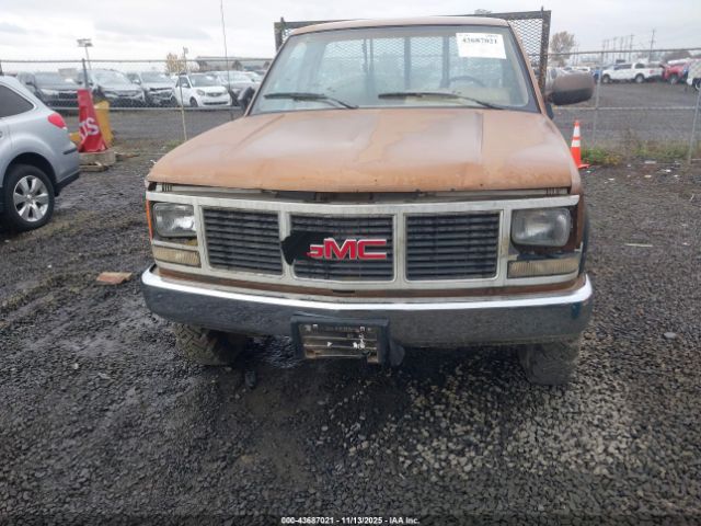 GMC Sierra K3500 Image 8
