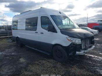  Salvage Mercedes-Benz Sprinter 2500