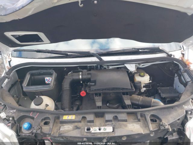 Mercedes-Benz Sprinter 2500 High Roof I4 Diesel Image 19