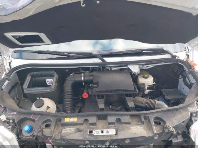 Mercedes-Benz Sprinter 2500 High Roof I4 Diesel Image 19