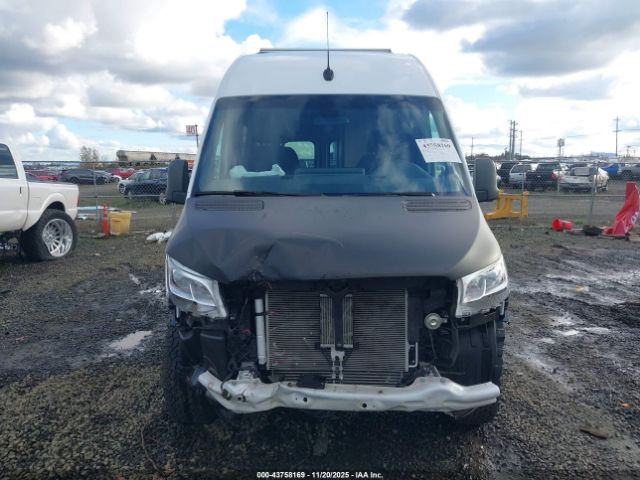 Mercedes-Benz Sprinter 2500 High Roof I4 Diesel Image 16
