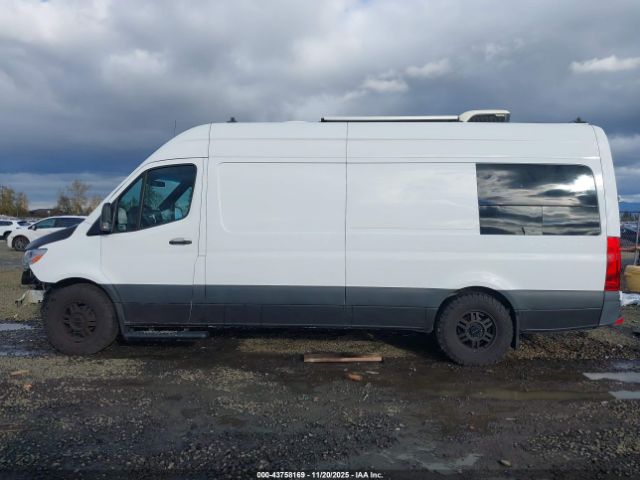 Mercedes-Benz Sprinter 2500 High Roof I4 Diesel Image 3