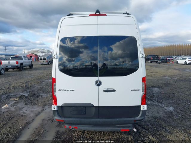 Mercedes-Benz Sprinter 2500 High Roof I4 Diesel Image 20