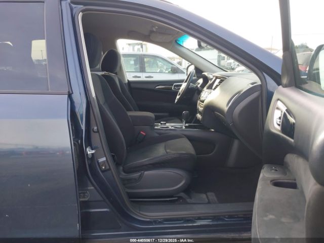 Nissan Pathfinder Image 10