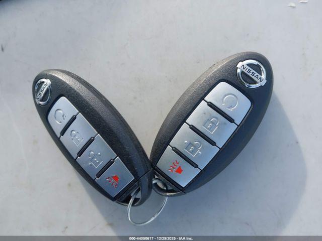 Nissan Pathfinder Image 16