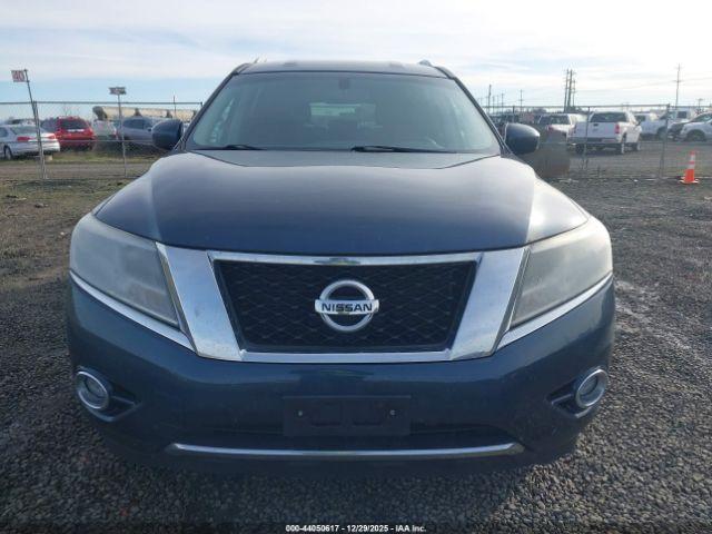 Nissan Pathfinder Image 2