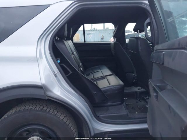 Ford Police Interceptor Utilit Image 10