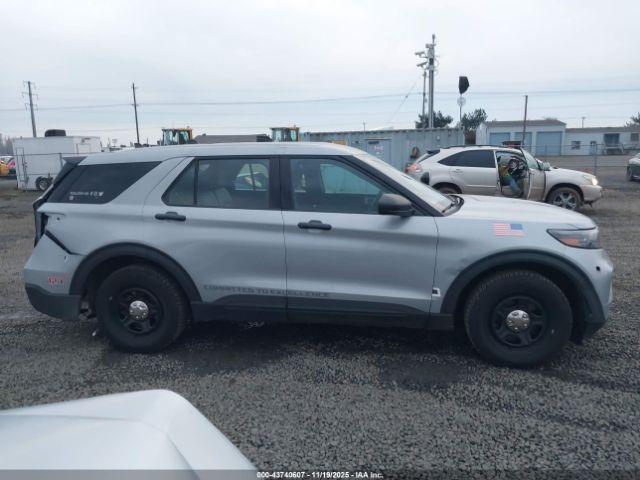 Ford Police Interceptor Utilit Image 14