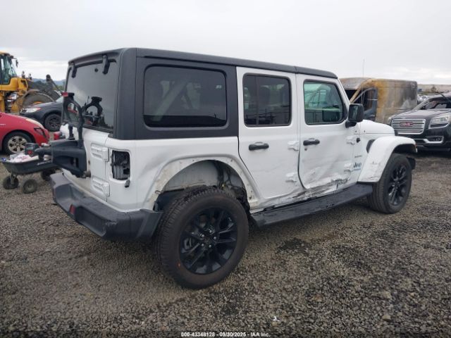 Jeep Wrangler Unlimited Sahara 4x4 Image 16