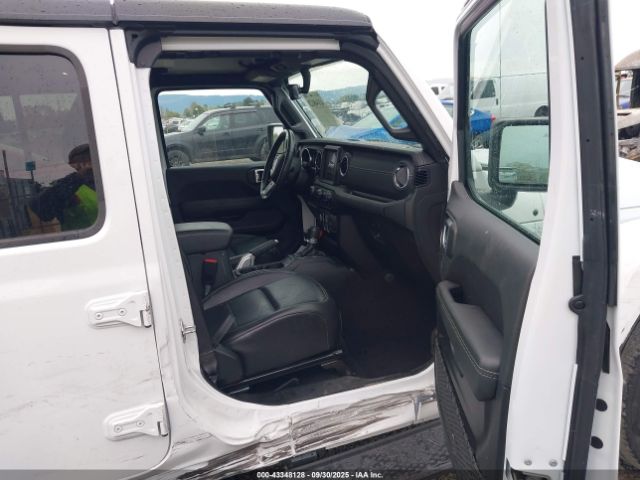 Jeep Wrangler Unlimited Sahara 4x4 Image 15