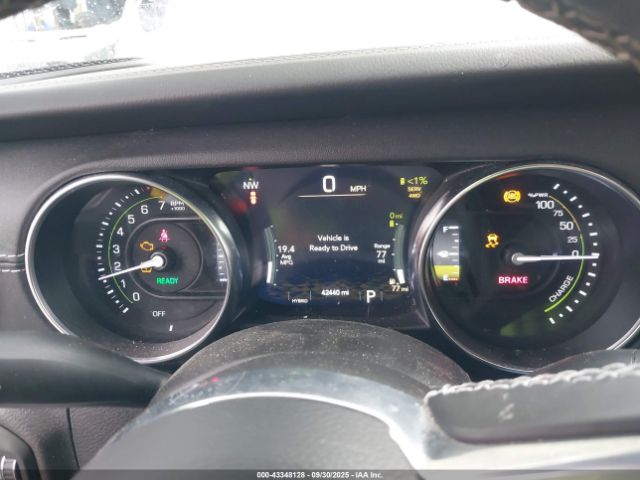 Jeep Wrangler Unlimited Sahara 4x4 Image 10