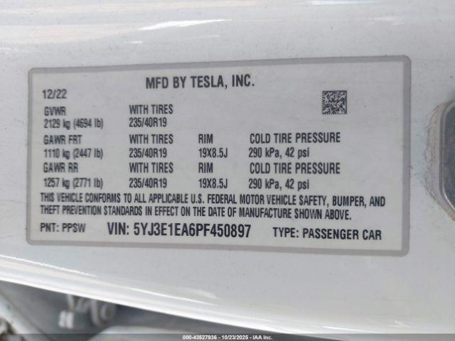 Tesla Model 3 Rear-wheel Drive Image 9