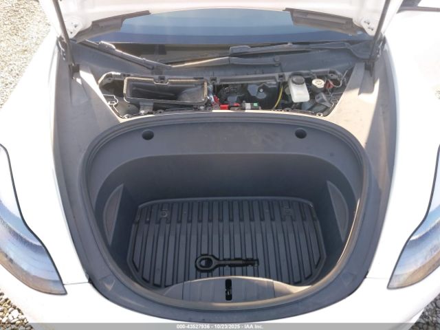 Tesla Model 3 Rear-wheel Drive Image 6