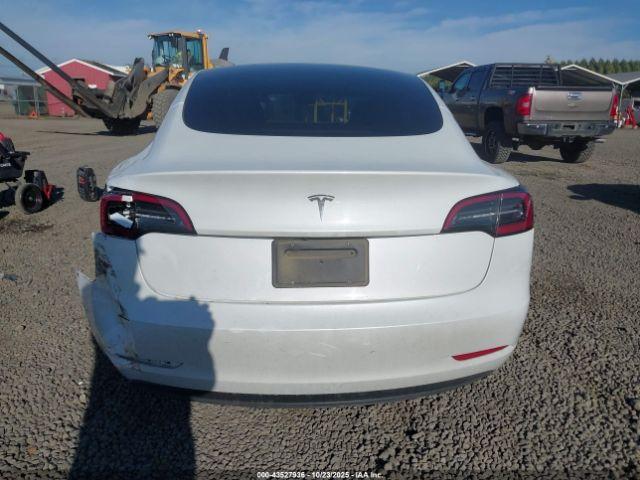 Tesla Model 3 Rear-wheel Drive Image 3